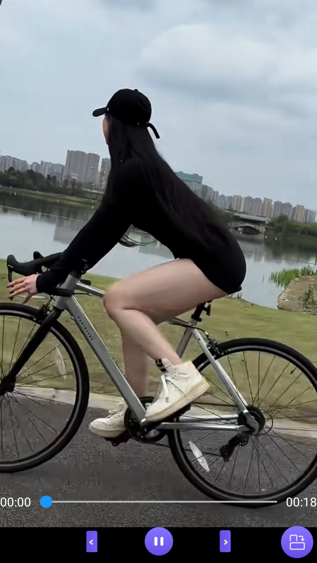 回忆某次下雨时的情景截图